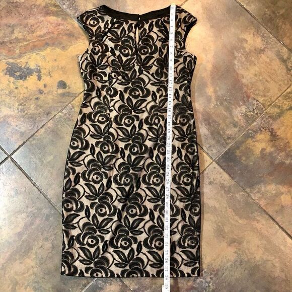 Maggie London Form Fitting Knee Length Black Lace Over Nude Lining Size 10 - Picture 8 of 11